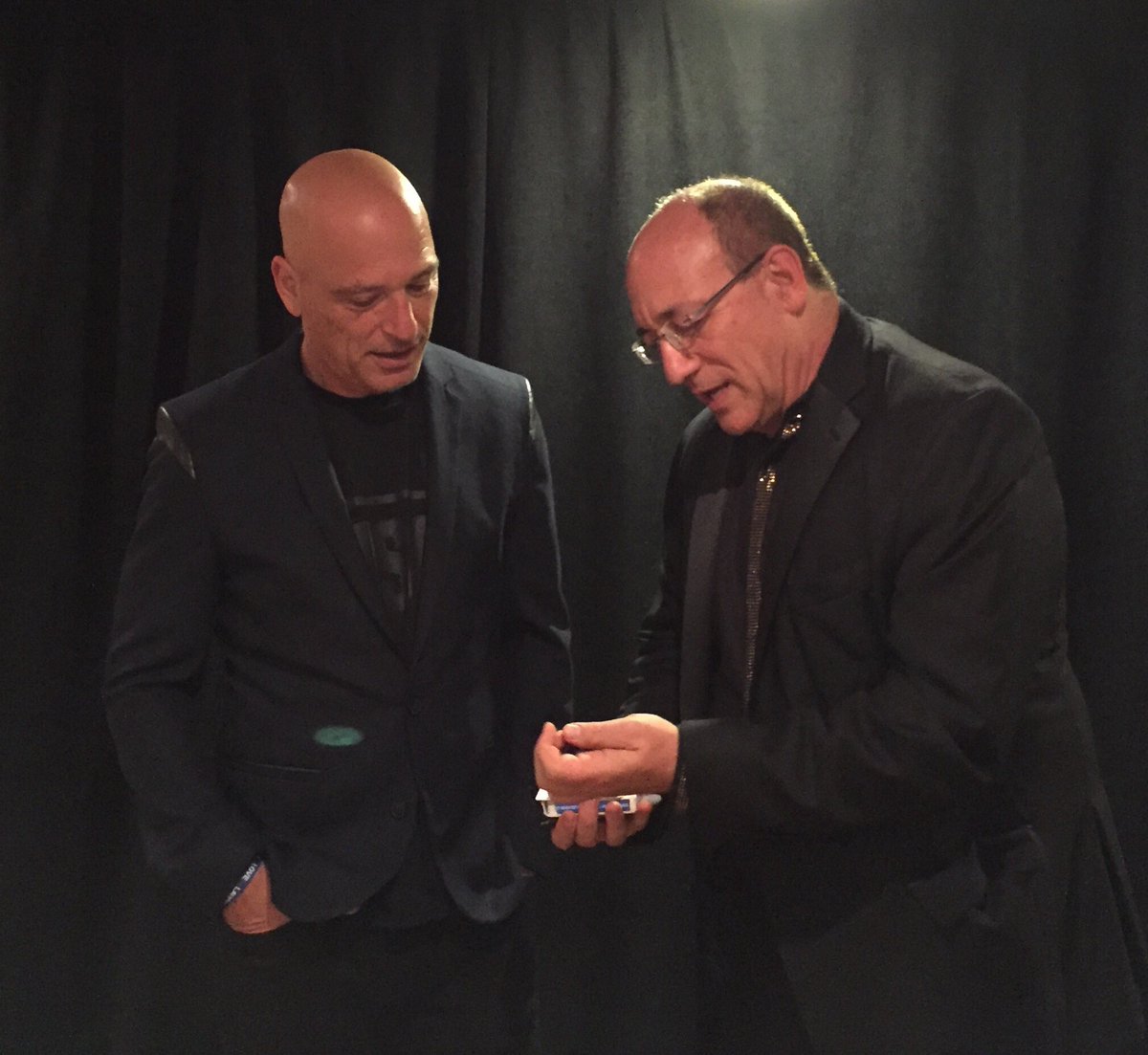 magicbymio's tweet photo. Howie Mandel spoke at a YPO event in Miami  Mio was entertaining there also Mio had a chance to perform for Howie! https://t.co/HNAWEDLNPY