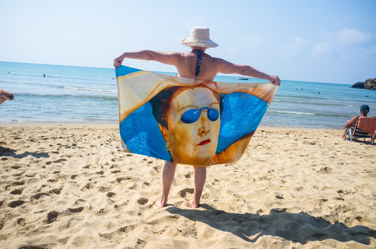 This is what Gazebook Sicily looks like. It's fabulous! 

<a href="/PhotoGazebook/">Gazebook Sicily</a> 

instagram.com/colin_pantall/