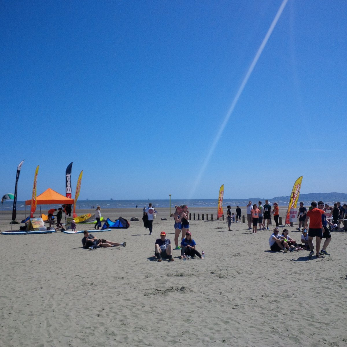 tmcgal's tweet photo. #NationalFitnessDay @lifestylesports  @flyefit #GiveAFit 5K Spin1038 Beach run for charity. Love the outdoors &amp; sun! https://t.co/Gkfx7Uu4ag