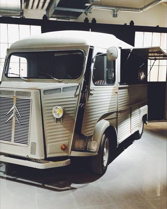 Garage184SBR's tweet image. Look how beautiful she is!...Our very own @Garage184SBR #AuthenticStreetFoodVan #Events #ComingSoon  #SuperExciting
