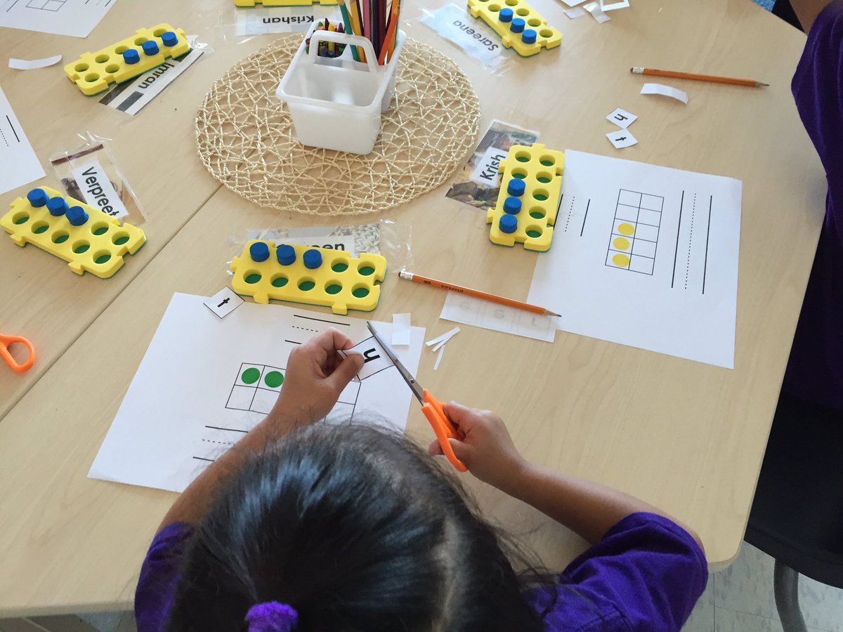 taggart_heather's tweet photo. Having fun with number 3 and ten frames. @taggart_heather @Mrs.Taggart'sG1Fun!, #BerylFord https://t.co/zLgwbwSOar