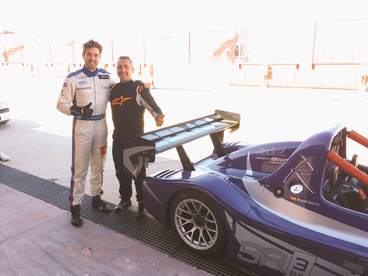JoseLuisAbadin's tweet photo. Genial #trackdayVIP de #e2p ademas tuve oportunidad de pilotar estas maquinas!! Lo de la americana ya se explicará 😎 https://t.co/47kSfPZMYQ