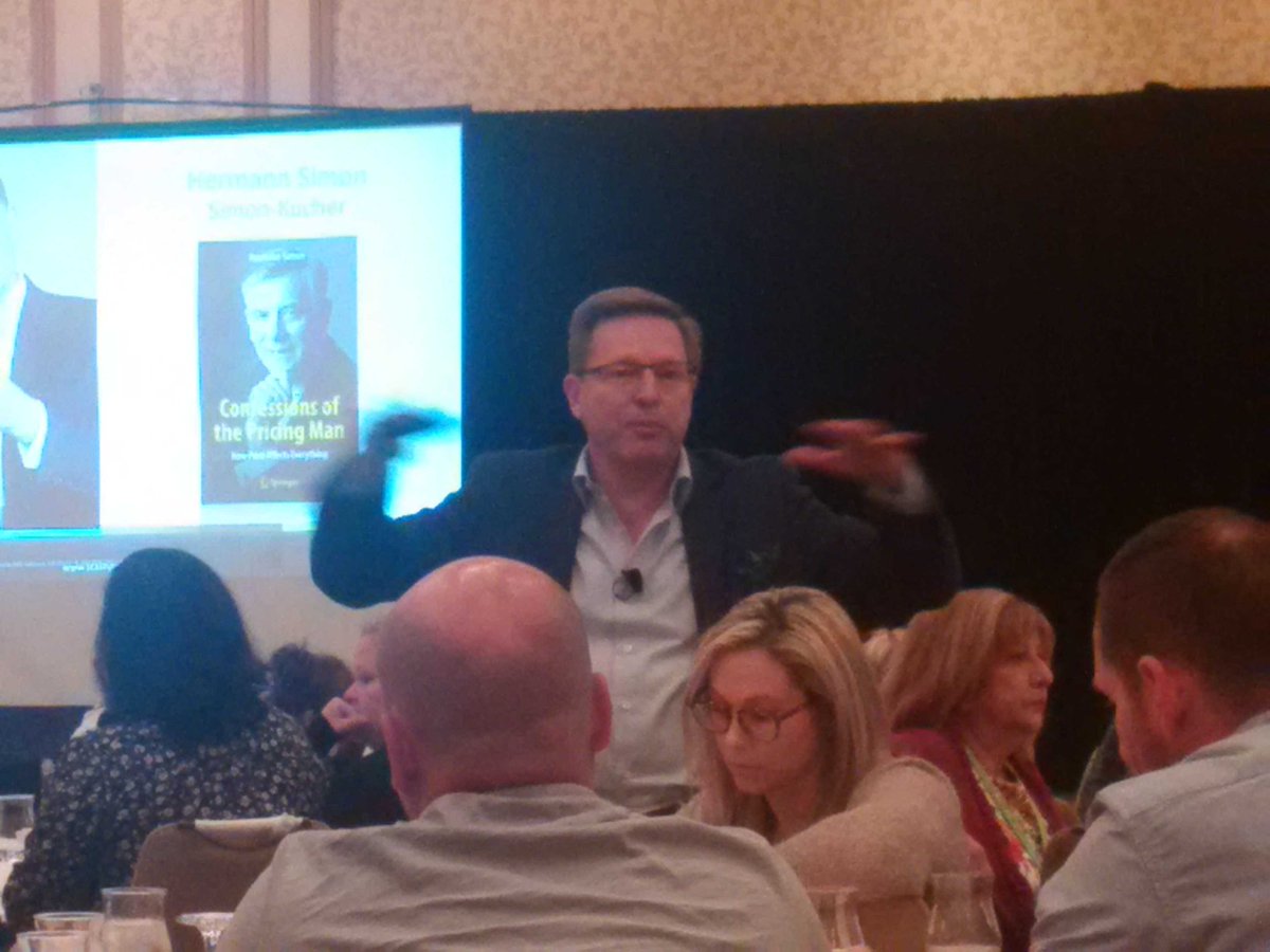 nursenextdoorms's tweet image. Grt learning from Verne Harnish @thegrowthguy @nursenextdoor #weareboldpink #carevention #YVR2016