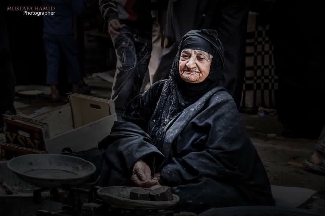 #المراه_بالمجتمع_العراقي تعيش واقع مر بسبب تراكم المشاكل وفقدان مقومات الحياه الأساسيه .
