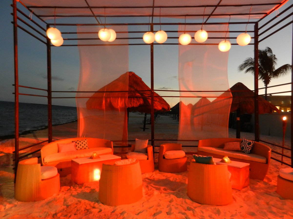 FullCircleEvent's tweet image. #FlashbackFriday built a Mayan inspired village to see @CobraStarship and @vicnowgenius at the #moonpalace #Cancun