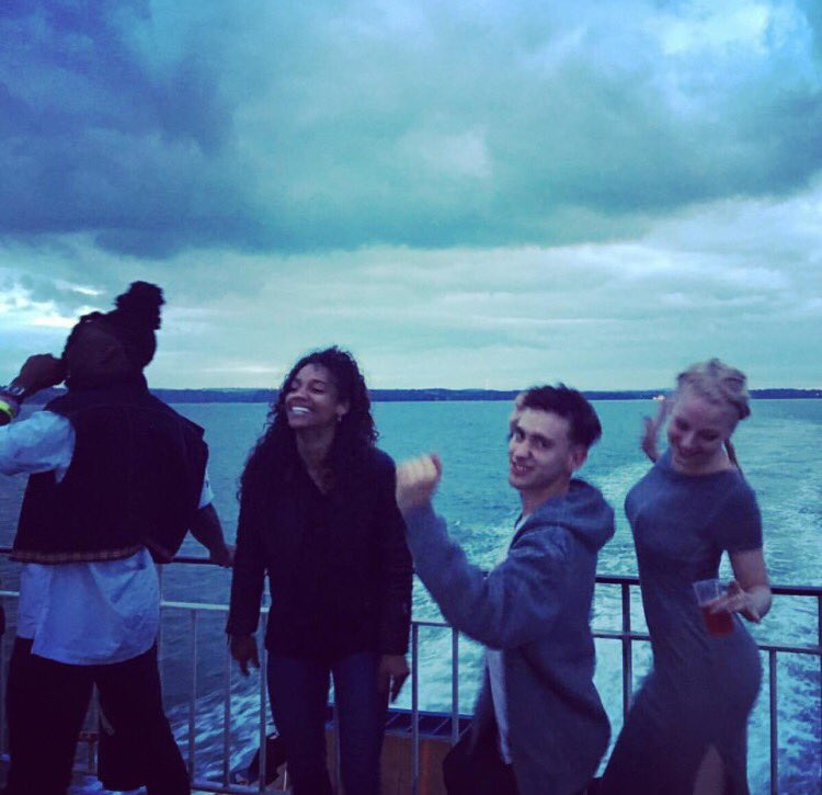 divaolly's tweet image. the call of the sea siren chanteuse 🌊