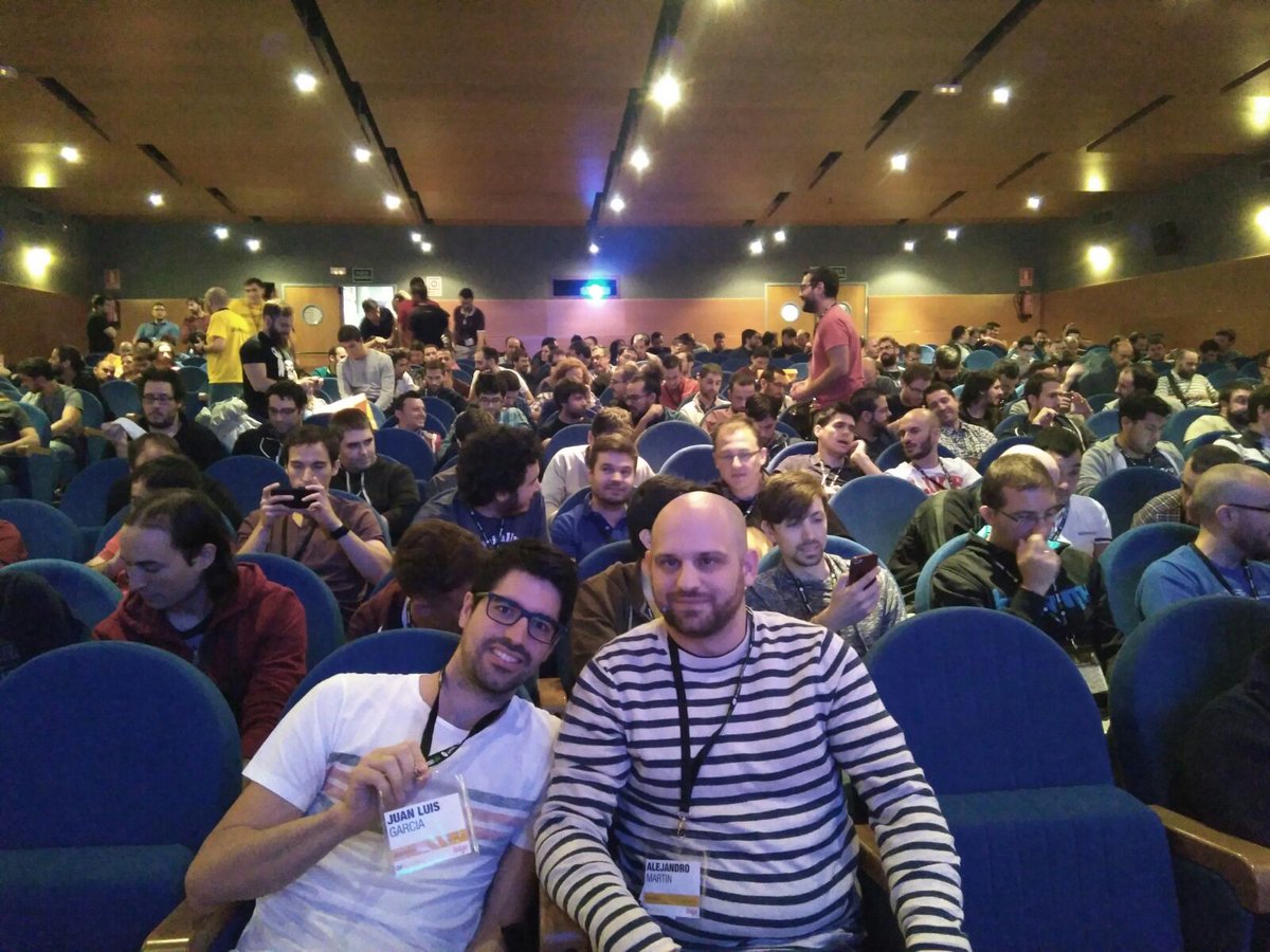 JuanluGarciaB's tweet image. #DeSymfony día I
Muy interesantes las charlas sobre Docker, Sonata y el &quot;monólogo-charla&quot; de  PCComponentes