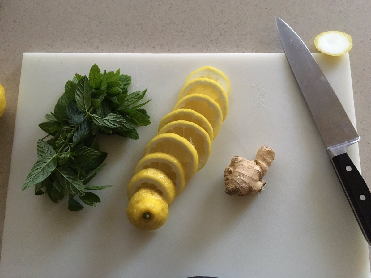 pekyle's tweet photo. What happens when u have ginger 🍋 mint and ☀️ yoga? U make refreshed &amp; cleansed staff @stjoes_health #FitnessFriday https://t.co/aLAWq6DRzb