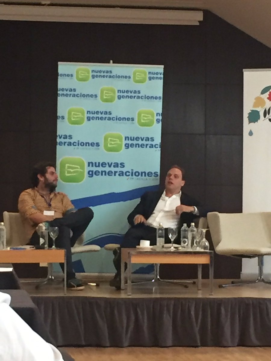 JavierMarcos13's tweet photo. El nuevo fichaje de @cifupresidenta en #PartidoDeIdeas en lo que, hasta ahora, es una brillante ponencia económica. https://t.co/eV8ltPf2ct