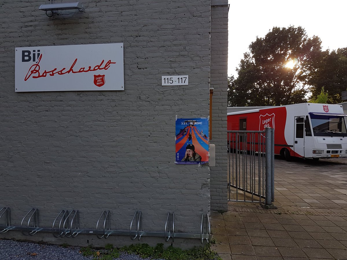 NeldeKam's tweet photo. #JongStut @StutTheater cast &amp; crew Ready to shine @BijBosshardt_KE https://t.co/AP2nYW1PEB