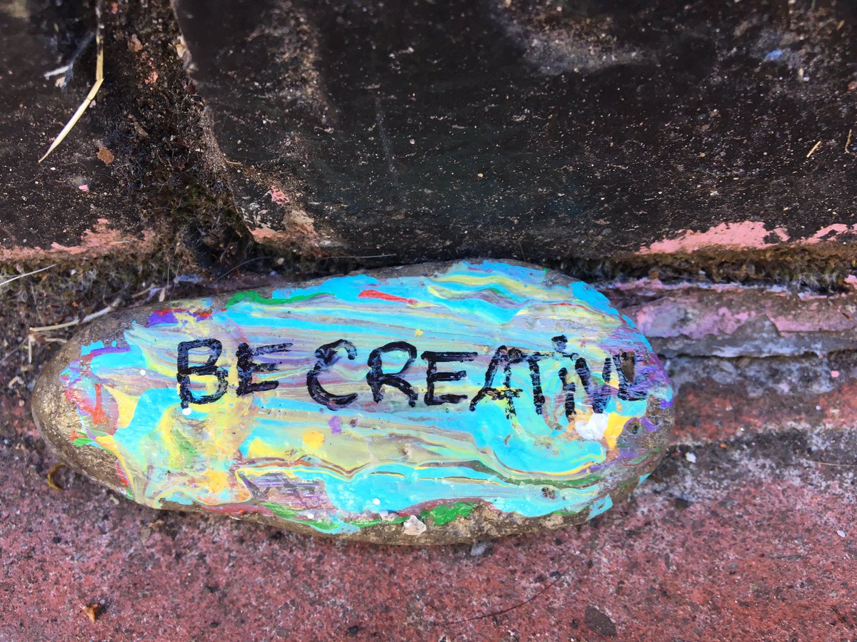BeKindRockOn's tweet photo. #BeKindRockOn left some rocks in Portland 😄 https://t.co/qD5FUM7i47