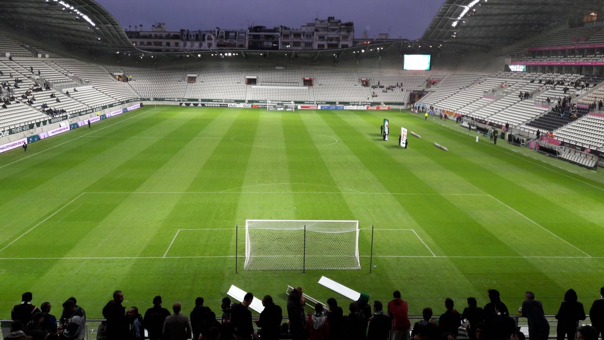 [7ème journée] RED STAR FC - Laval CsflenbXEAA-DjD