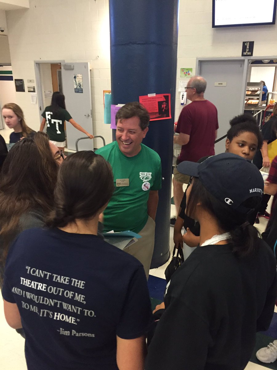 MHSPrincipal's tweet photo. Thank you Dr. A and the Selvidge staff members who visited us at lunch! #KidsLovedSeeingYou @SMSstallions #OneRSD https://t.co/3LciRYlnhF