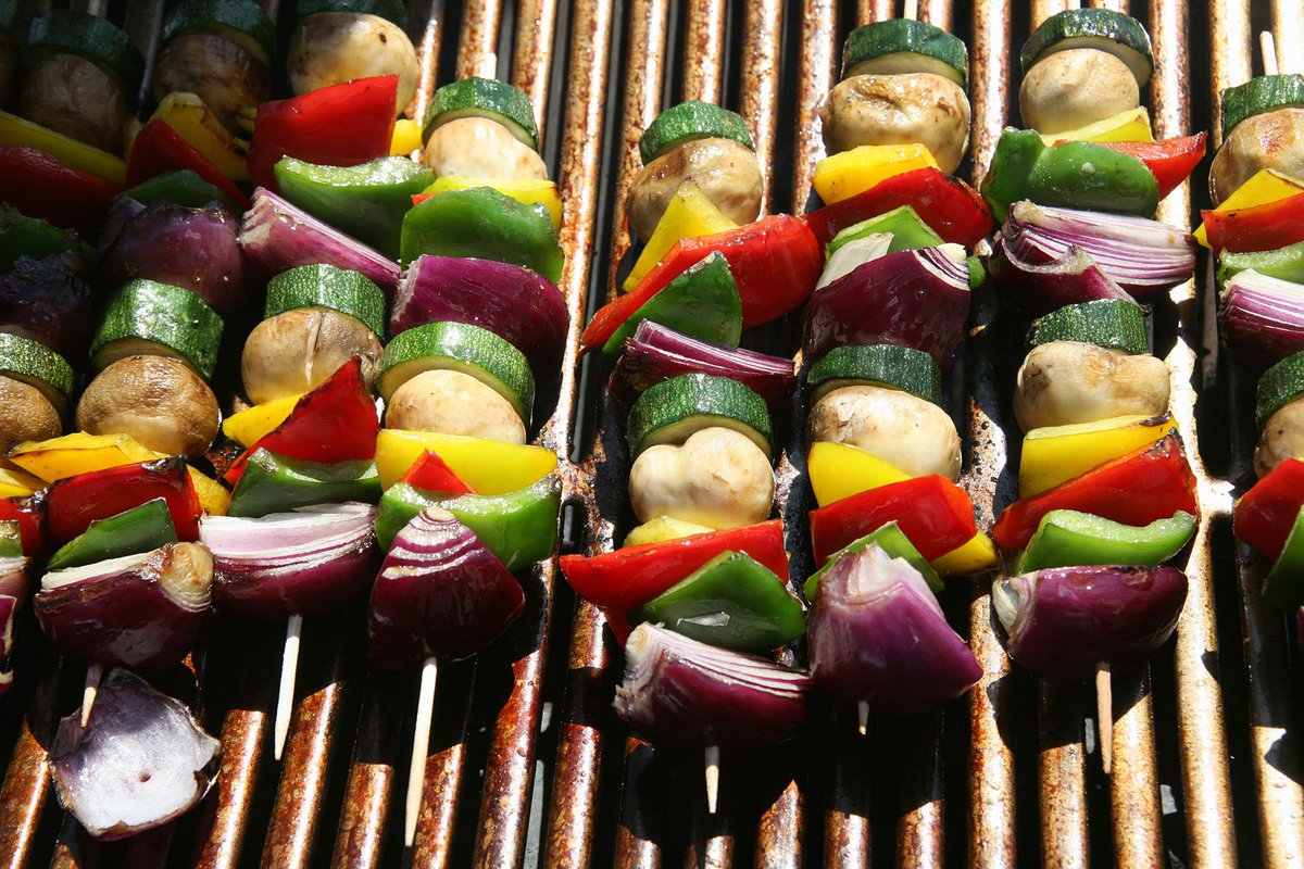 BastyrCenter's tweet photo. Take advantage of the lingering summer weather with these #fruit and #veggie grilling tips https://t.co/xhYGgiHT5X https://t.co/JInWl1VTXz