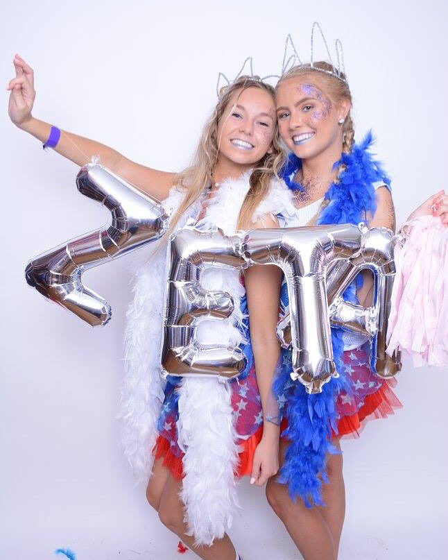 Shout out to <a href="/EpsilonZTA/">Arkansas ZTA</a>!! Cause these ladies are the bombbbbbb #Kornerbooth