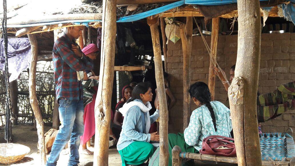 CollectrBarwani's tweet photo. . #distBarwani #blockPati #day2 of #opStepupImmunise in pictures . #immunisationdrive https://t.co/U9lmmwGVVh