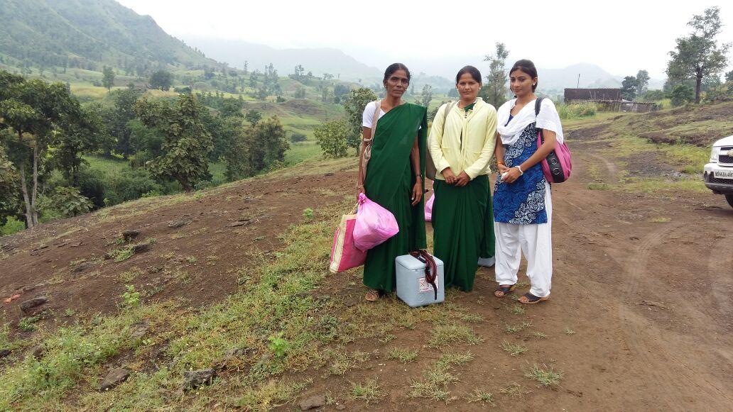 CollectrBarwani's tweet photo. . #distBarwani #blockPati #day2 of #opStepupImmunise in pictures . #immunisationdrive https://t.co/adK6EatFDx