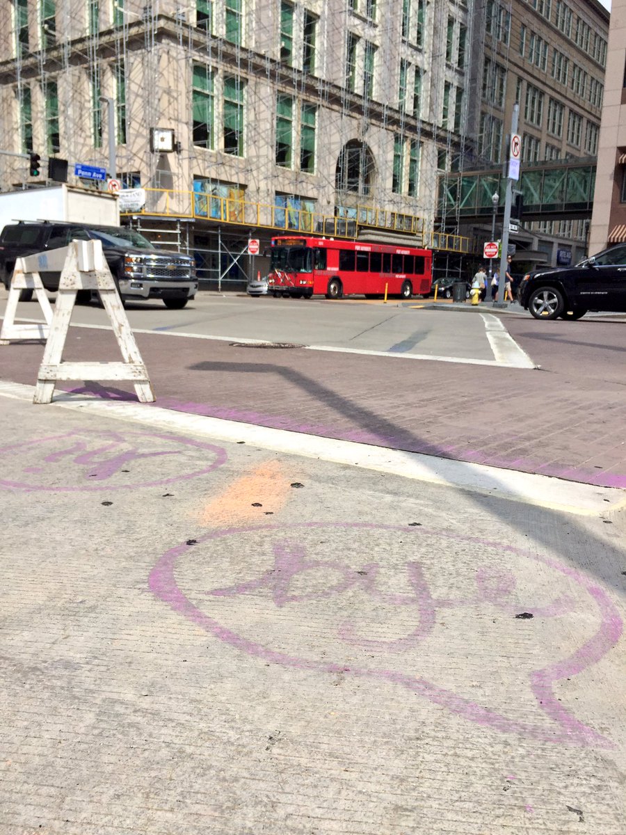 Bye temporary #bikelane. We'll miss you. Can we keep it <a href="/billpeduto/">bill peduto</a>, pretty please? <a href="/BikePGH/">BikePGH</a>