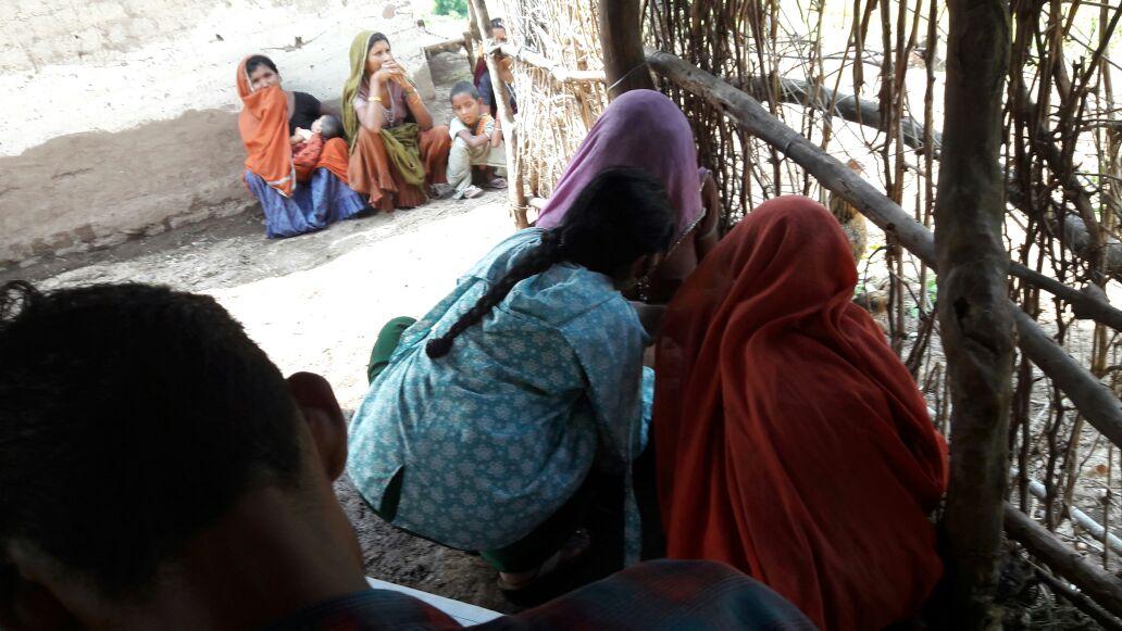 CollectrBarwani's tweet photo. . #distBarwani #blockPati #day2 of #opStepupImmunise in pictures . #immunisationdrive https://t.co/2eWsCEkurs