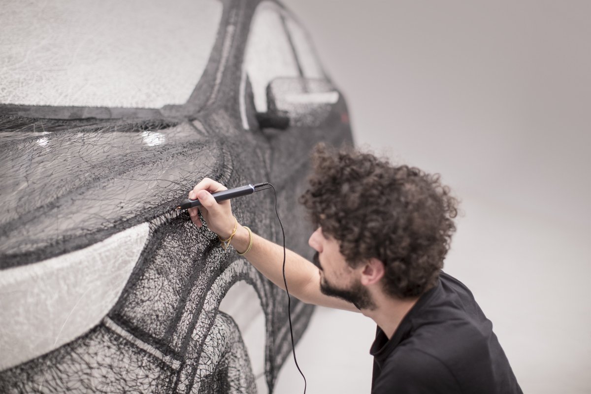 ThingzBr's tweet photo. Estudantes criam escultura de carro com caneta 3D. https://t.co/kRIEAc0bgW #thingz #escultura #arte https://t.co/BHPJdLzlNT