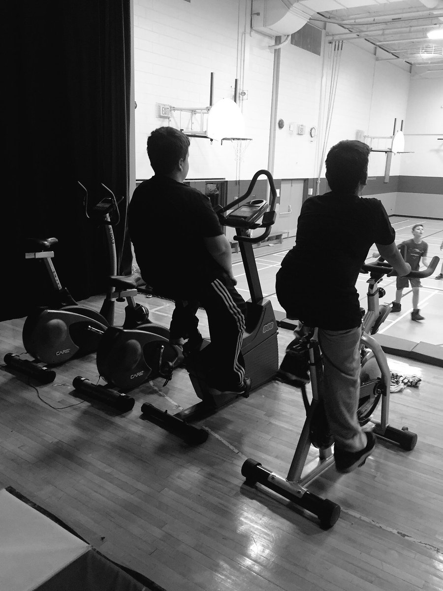 bergeronLRSD's tweet photo. Students love using the stationary bikes in the gym. #Sparksprogram
#hbphysicaleducation https://t.co/kQB0xLKZ6j
