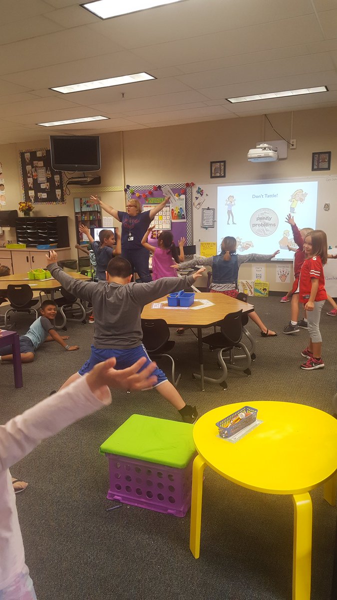 KJones_Readers's tweet photo. We love guidance lessons with Miss Gilbert!! #pennyproblems #chapmanrocks https://t.co/MU2WVAT4Gu