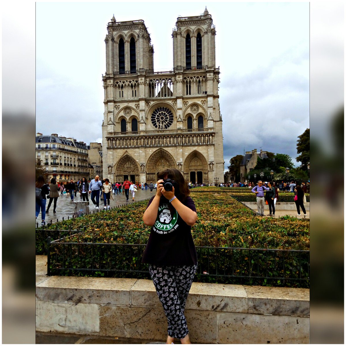 Sandra_Artime's tweet photo. Hoy empezamos la aventura en #París con #waynabox #SacreCoeur  #NotreDame https://t.co/ROpSLhgTUF