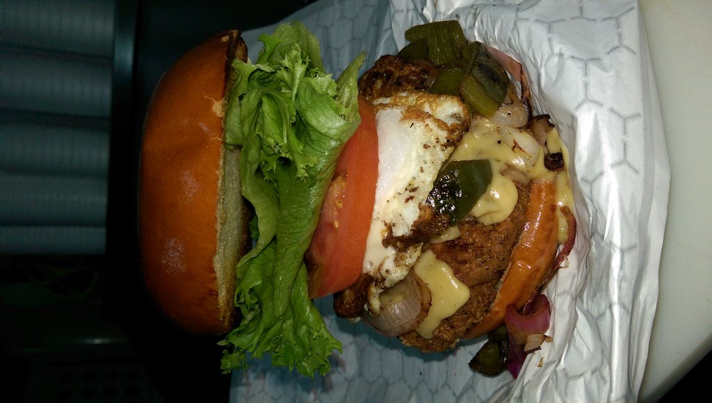 _thurbermingus's tweet photo. #TCU #students we have $1 #bets every Thursday &amp; outdoor #movie under the #stars also the best #burger in the #dfw https://t.co/s52bl9w8ha