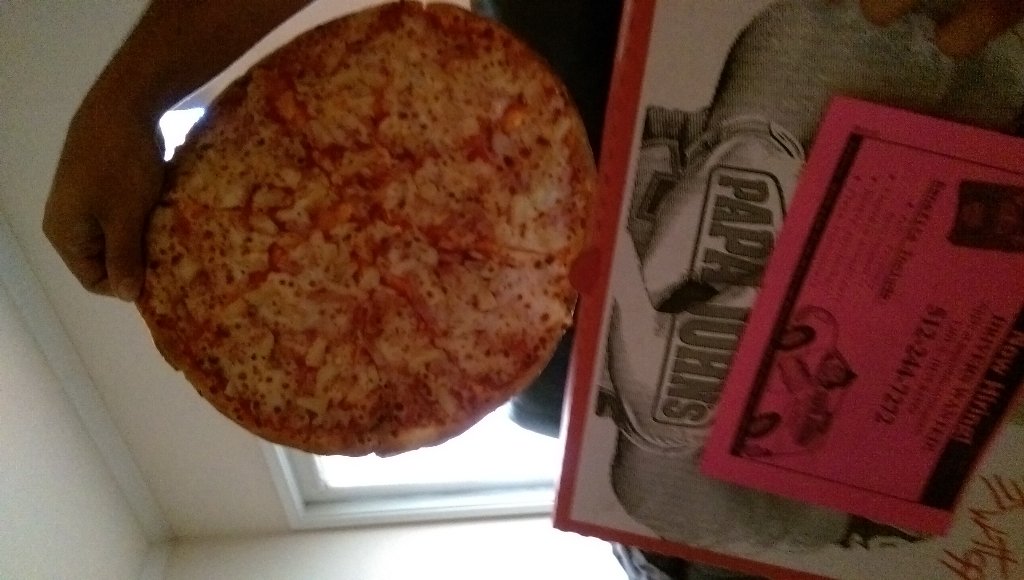 TheRealHoax's tweet photo. Uhhhhh...@PapaJohns what the heck?! #notcut #omg Also got a root beer when I ordered a Pepsi?? https://t.co/Ete8hqeuz4