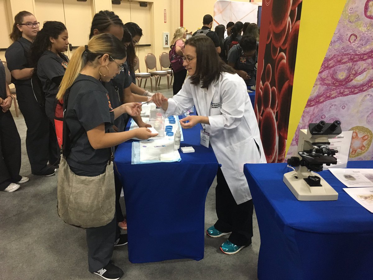 ASCP_Chicago's tweet image. Students from Mojave Medical Academy joined us for an exciting second day of #NEXTPO16 on Thursday! #PathLab2016