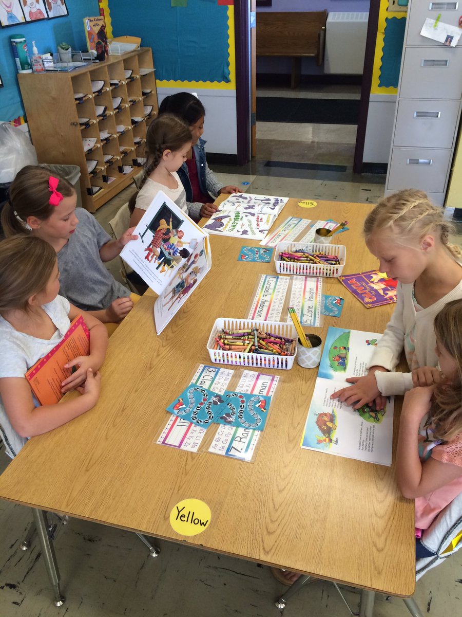LewisRoom20's tweet photo. Meeting our 3rd grade buddies was so much fun! Thanks @MsCyndi_LewisES and @LewisRoom24 for visiting us :) https://t.co/cyBtaj5K89