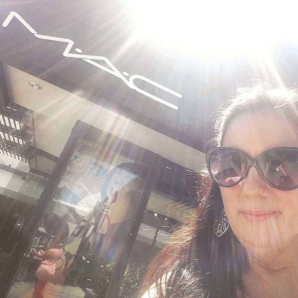MahinBellydance's tweet photo. Some #belllydance retail therapy is about to happen. #StageFace https://t.co/5ABdcktQxu