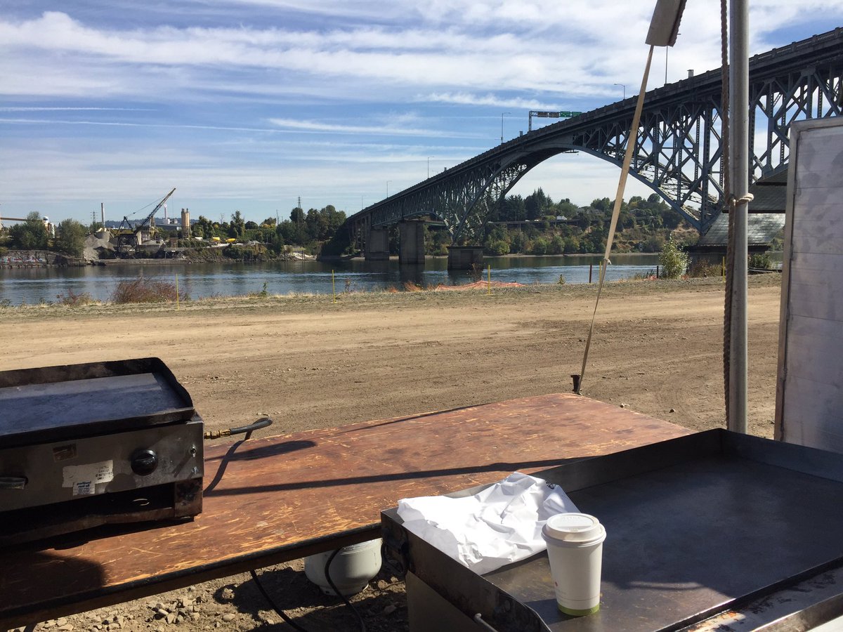etgigantor's tweet image. My kitchen view for the day. Feast PDX