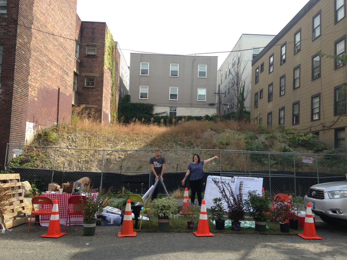 mtbakerhub's tweet photo. MT @marisa_hagney: It's a bird, it's a plane, it's a PARK! #PARKingDaySEA #seattledot #greenthegrey @Living_Future https://t.co/eE11JLZGoy