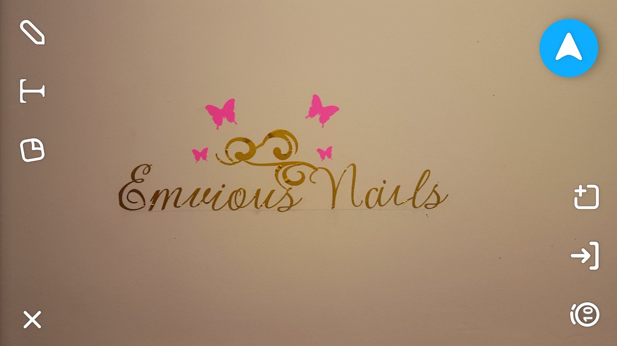 EmviousN's tweet photo. My wall art 😍💅 https://t.co/jNi0FcbRTv