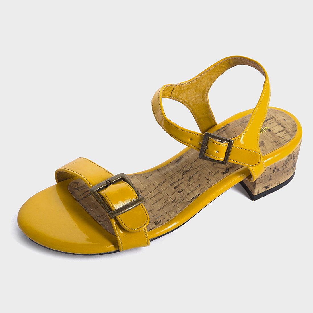 araxmart's tweet photo. For that beautiful feet showing off your lovely pedicure
#araxmart #yellowsandals #lovelyfeet https://t.co/KrtQ0db00g