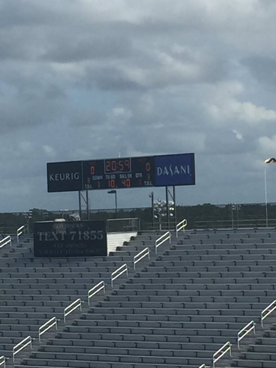 slevine1219's tweet photo. You vs the guy she tells you not to worry about @ucf_problems https://t.co/gt9EK5KRLR