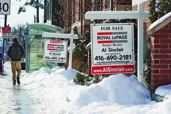 CoreAlerts's tweet image. Luxury home market slips in Vancouver, will Toronto take over the hot spot?buff.ly/2cYeHjg