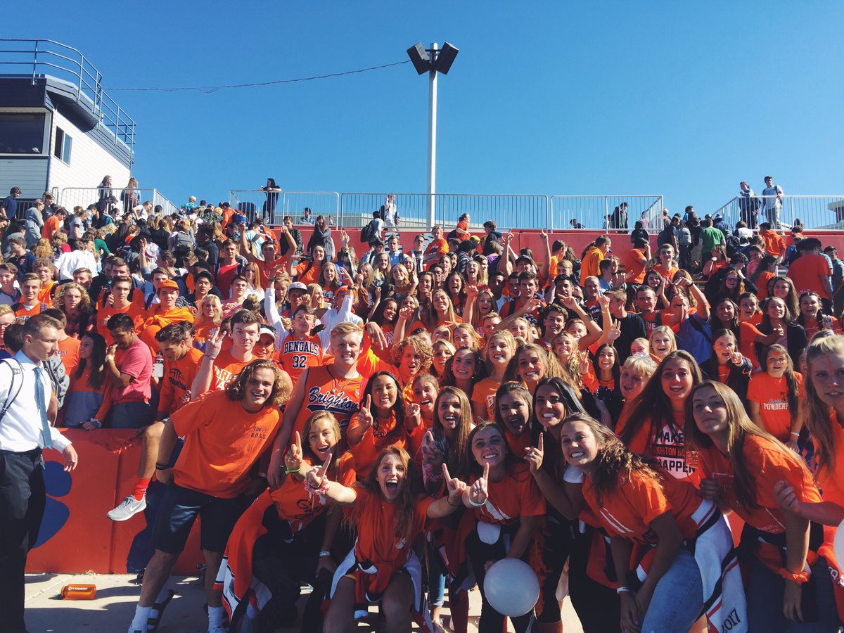 ashtonyates4's tweet photo. Senior Year ✌🏼️ https://t.co/g2F2O4gOFB
