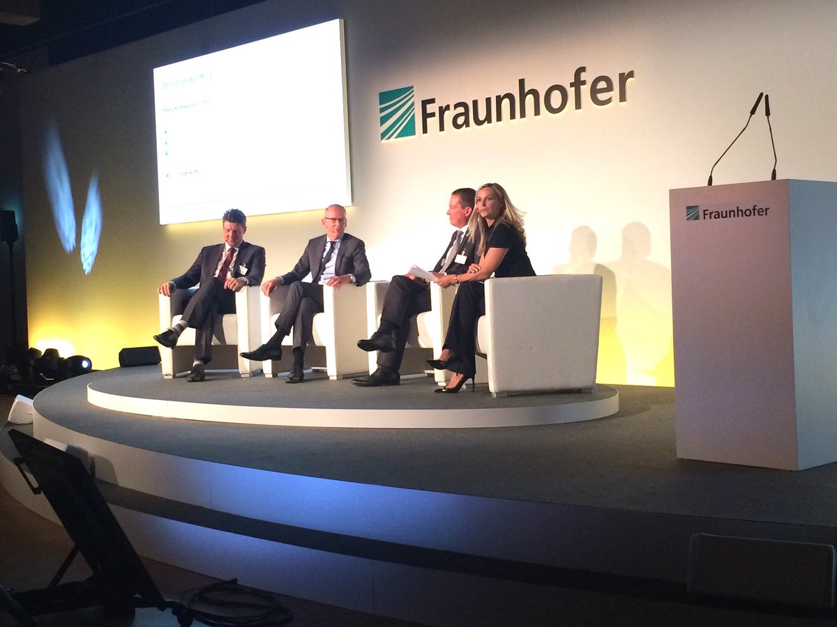 Beim 1ten #Fraunhofer Alumnitreffen über den Wert von Daten und das Auto der Zukunft diskutiert. \KTN