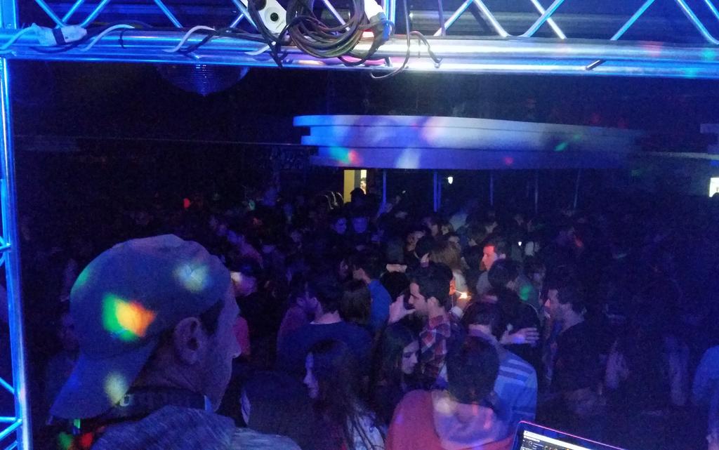 francoiamclub's tweet photo. Hoy #finis #lovefinis
Dj invitado : #javipozo
Ingreso : sin costo hasta las 3:30 hs.
#finis #sugente #otrahistoria. https://t.co/NdFoYWg56g