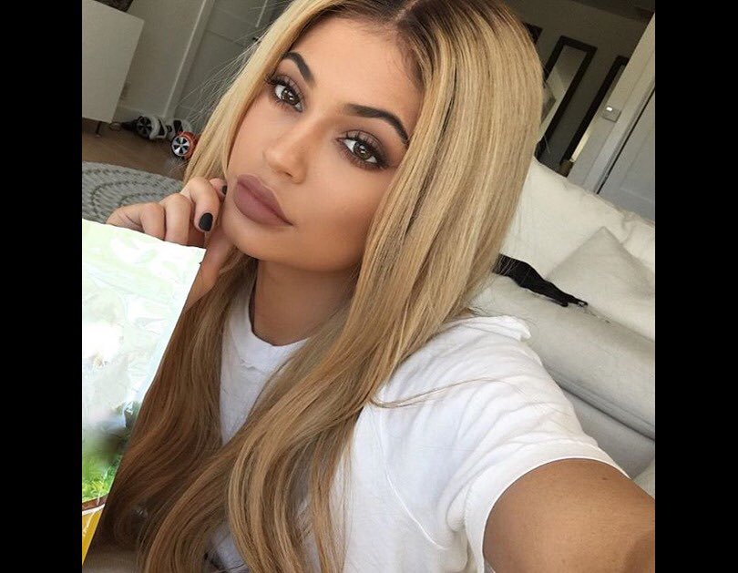 TalentedWit's tweet image. "Because I'm blonde now." 💯