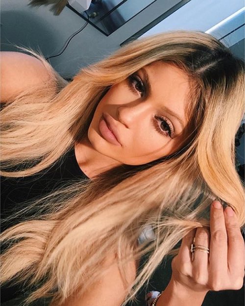 TalentedWit's tweet image. "Because I'm blonde now." 💯