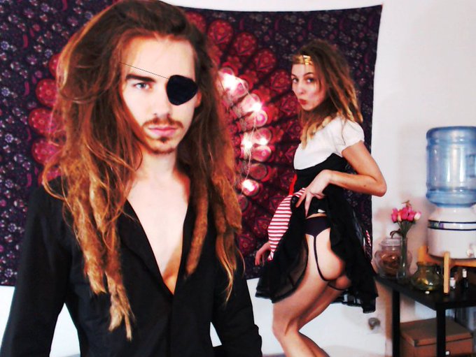 USDAOrganicSex Needs your help to get rid of scurvy #imlive #pirateparty @ImLiveCom https://t.co/6ylycxuSRi<a href="/tag/imlive"class="tags"><span>#imlive</span></a><a href="/tag/pirateparty"class="tags"><span>#pirateparty</span></a>
