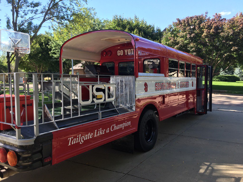 JackEHopkins's tweet photo. UND. Here we come. #GoYotes https://t.co/Y3JJiV5XU3