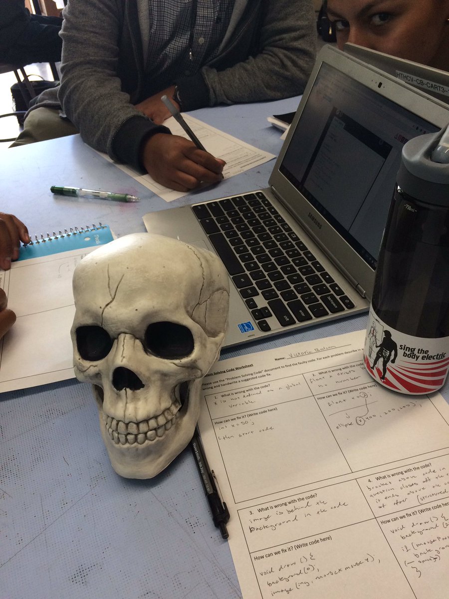 BalcomVictoria's tweet photo. fixing broken codes! this helps us work on our #collaboration and #creative skills #engineeringHTHCV https://t.co/tdYgL4RwP3