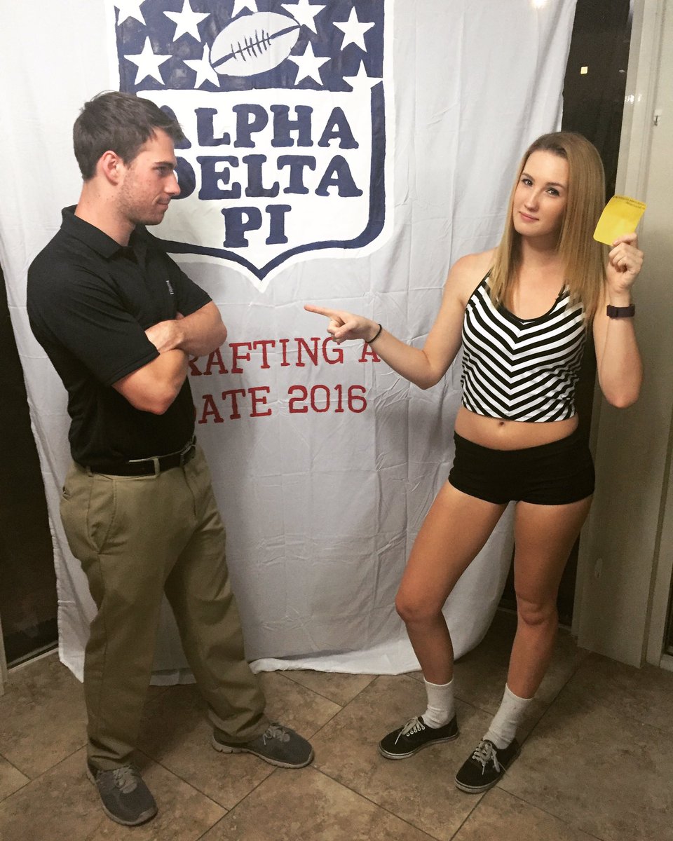 MarissaScheeler's tweet photo. Got a new yellow card and wanted to see if it worked #DraftADate https://t.co/phvnv3a9Cz