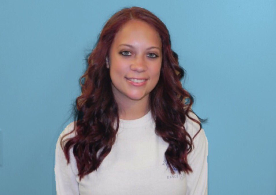 GAB facts: 
1. She wishes she could sing
2. New york means everything to her
3. Shes a quote freak
Taught lastnight