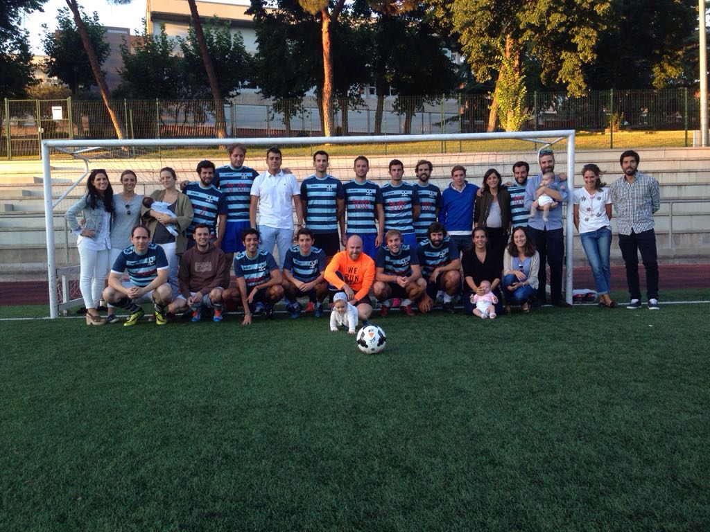 IRRf7's tweet photo. #Somos FAmilia https://t.co/YIKjWjPbtO