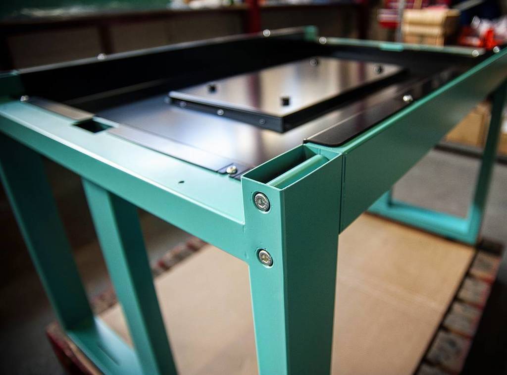 PMVmounts's tweet photo. Table for 42in interactive screen #avtweeps #ukmfg #bespoke #pmvmounts #nottingham https://t.co/9AN5jKb4yZ https://t.co/8S1UoC58jC